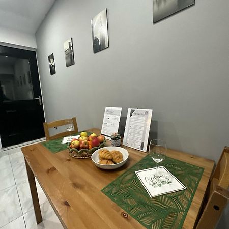 2 Bedroom Flat With Hot Tub Cardiff Esterno foto