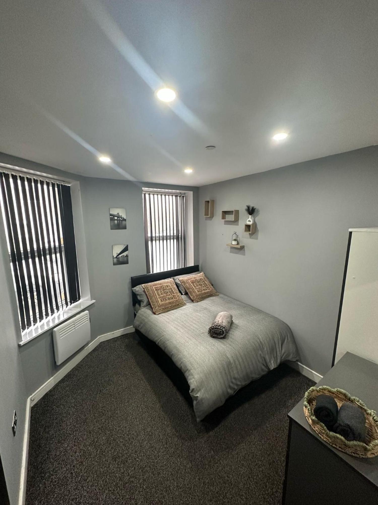 2 Bedroom Flat With Hot Tub Cardiff Esterno foto